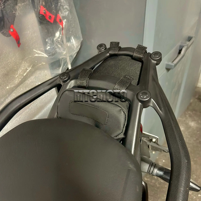 新しいオートバイアクセサリー Ducati Multistr - Travel.Accessories News のレビューと価格