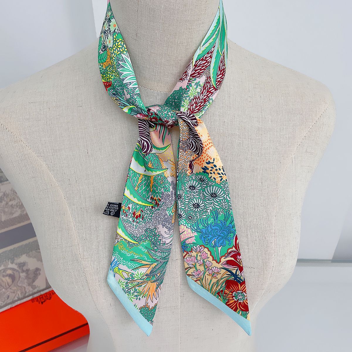 ジャングルホースプリントロングスカーフ レディース 四季対応 - Travel Accessories Gifts For Women のレビューと価格